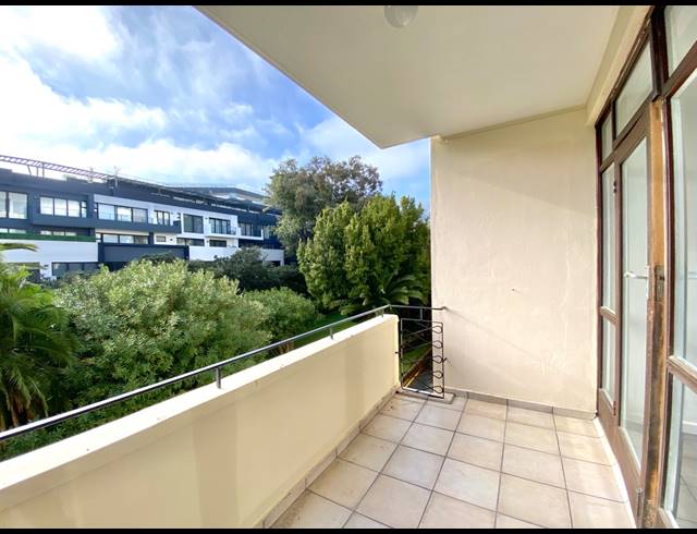 0.5 BEDROOM APARTMENT TO LET IN SEA POINT